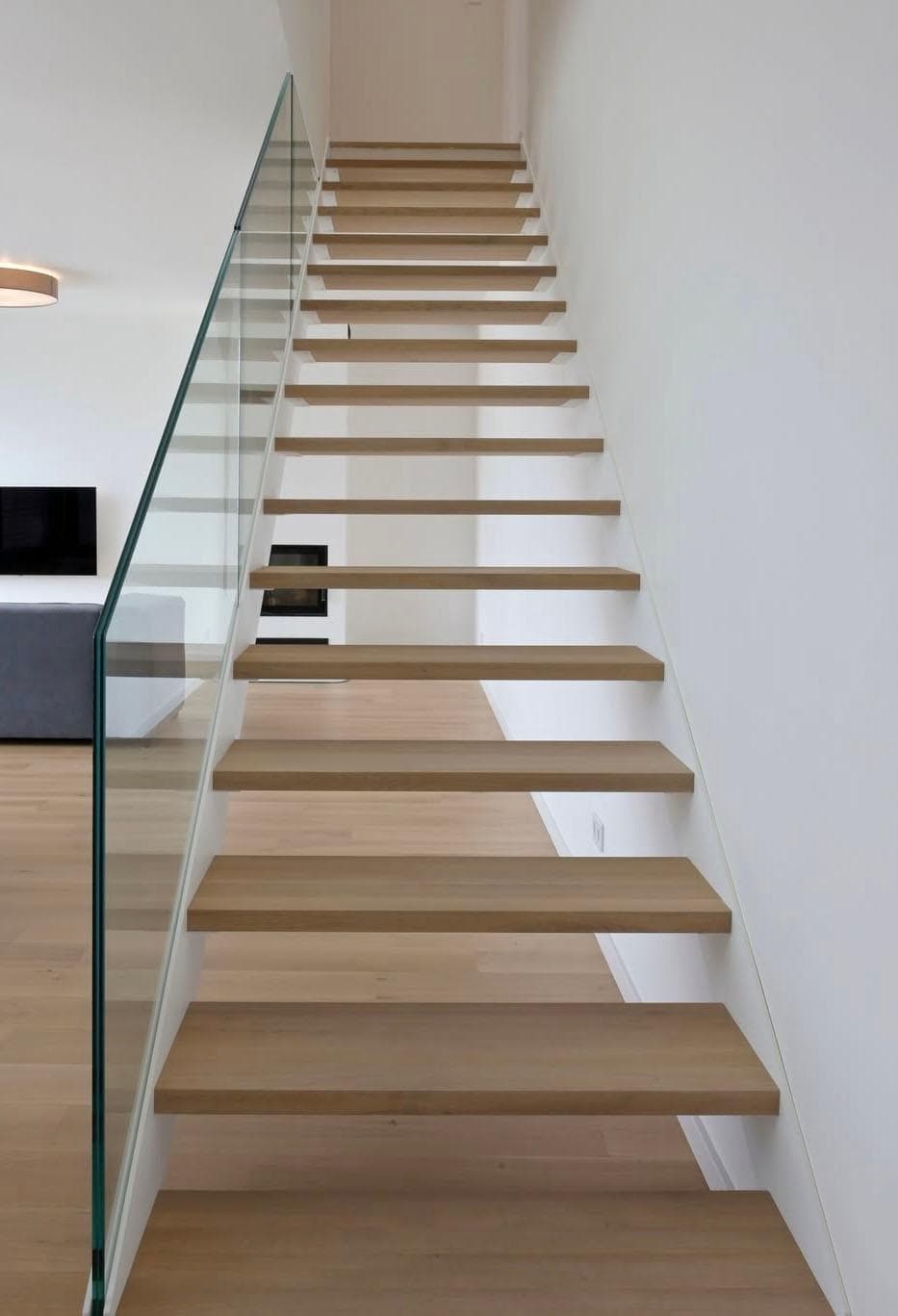 Quiet Oak — Floating staircase