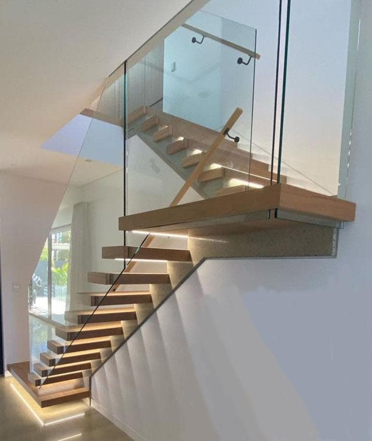 Quarter-Turn — Floating staircase