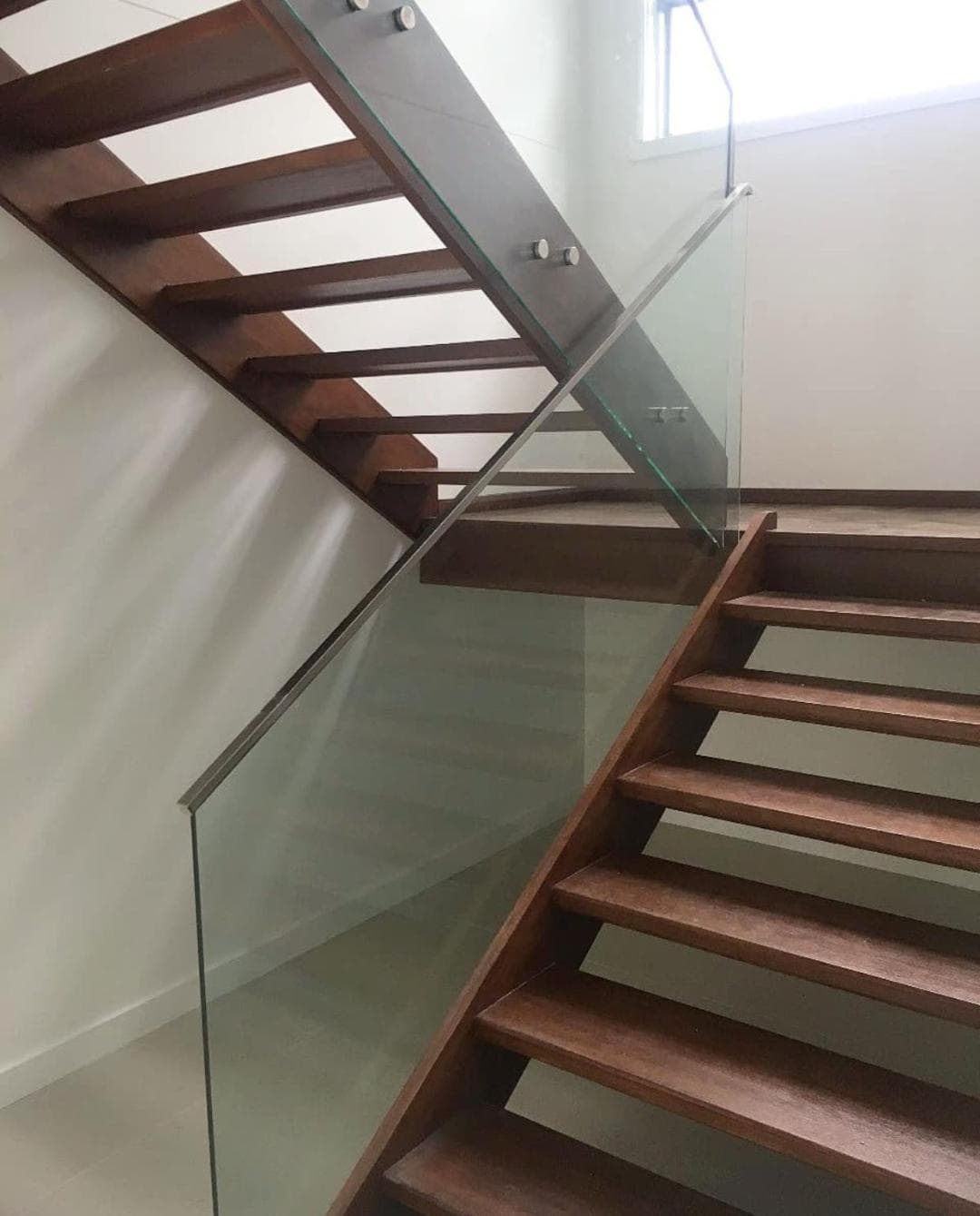 Walnut & Glass — Floating staircase